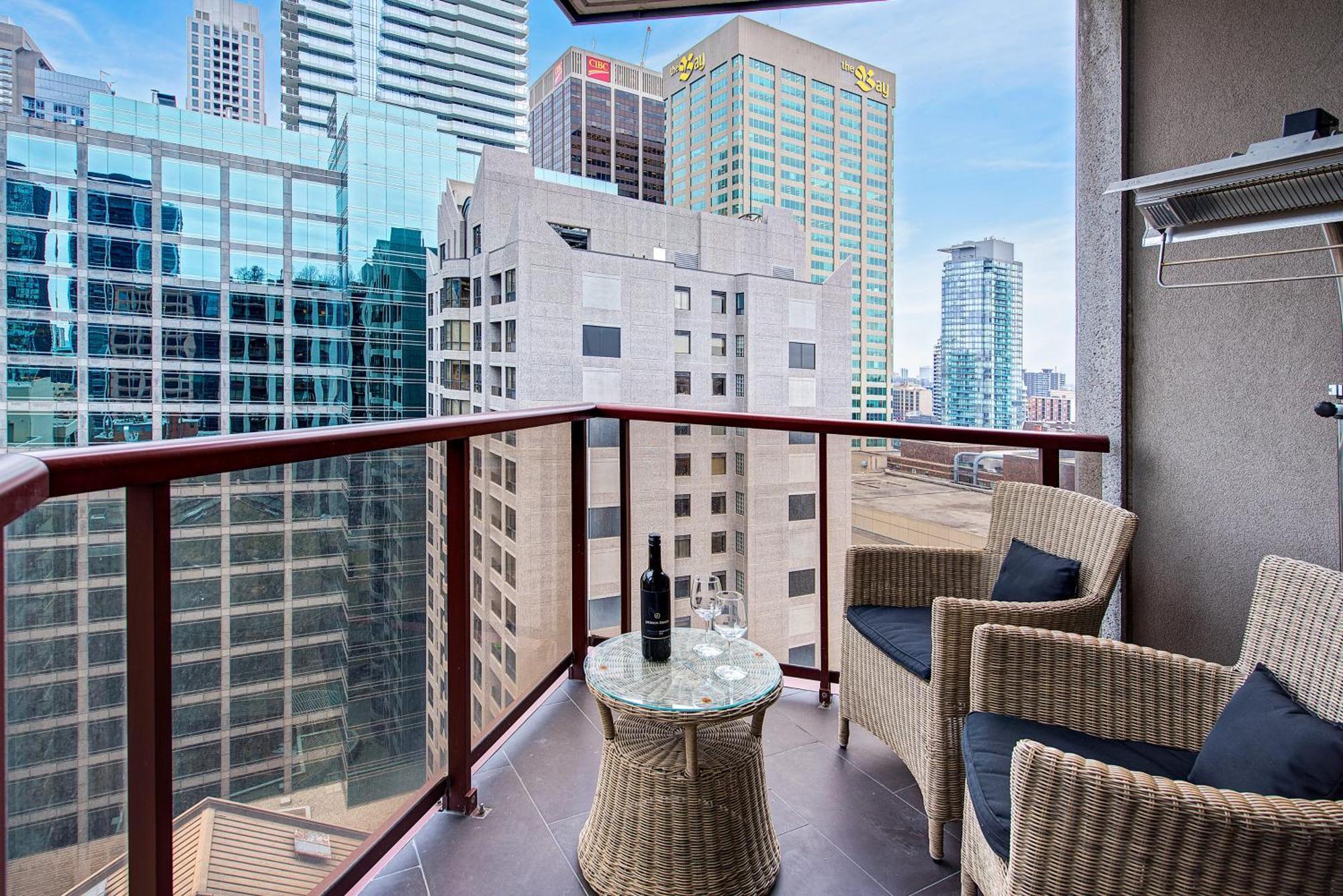 Sky Suites Yorkville Toronto Exterior foto