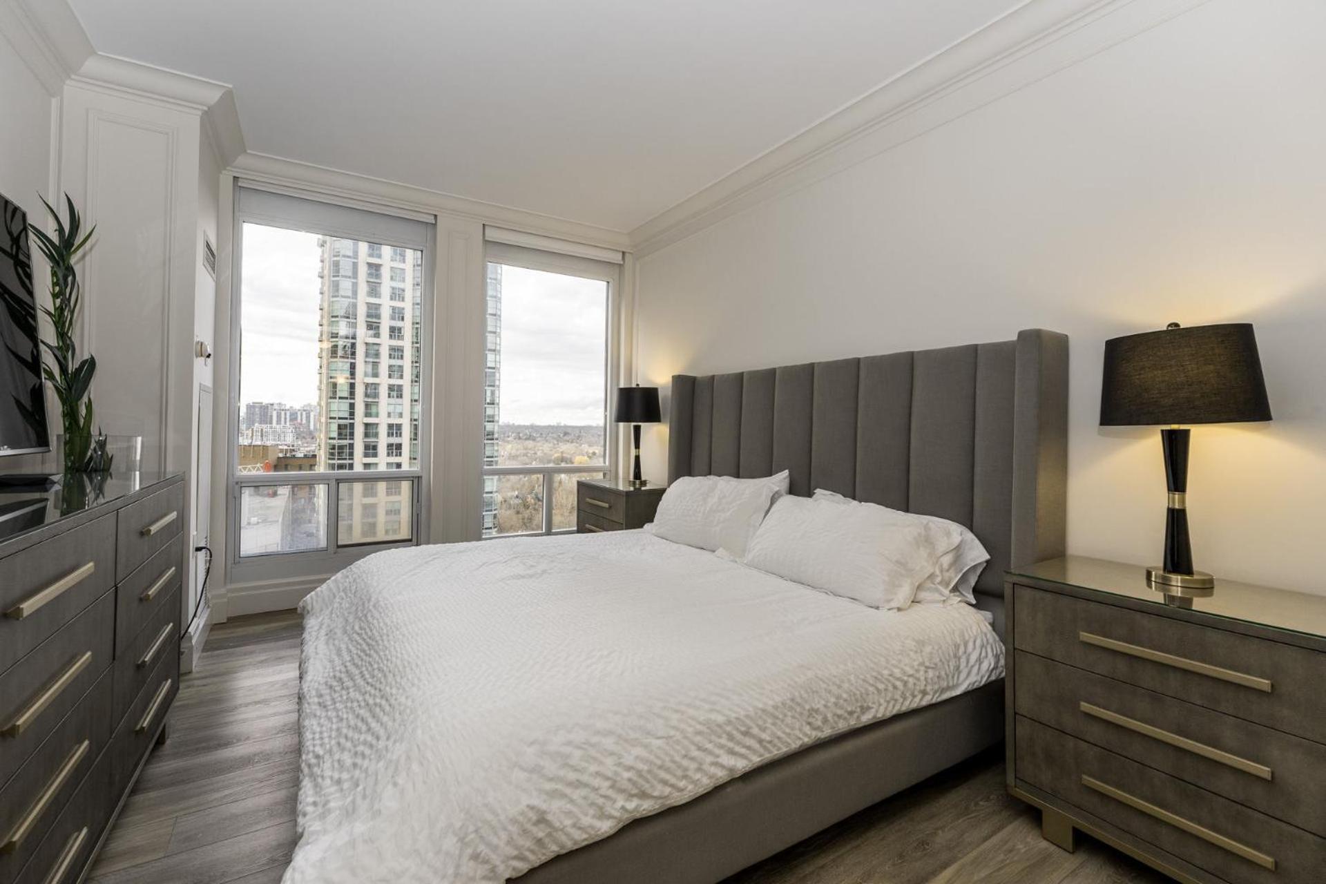 Sky Suites Yorkville Toronto Exterior foto