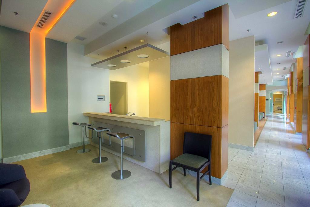 Sky Suites Yorkville Toronto Habitación foto