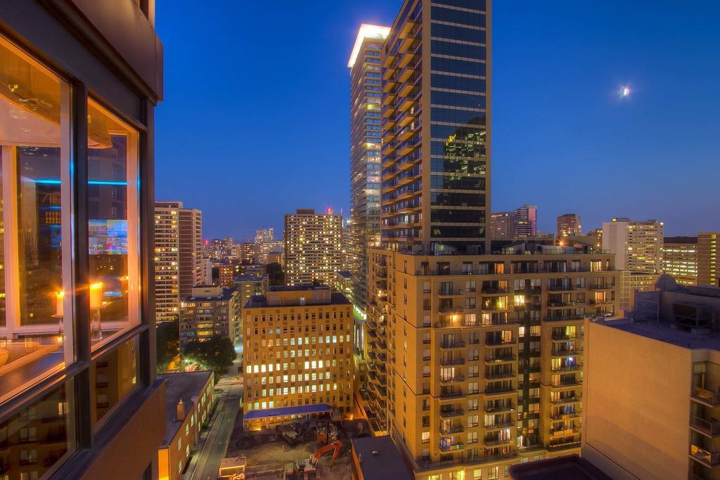 Sky Suites Yorkville Toronto Habitación foto