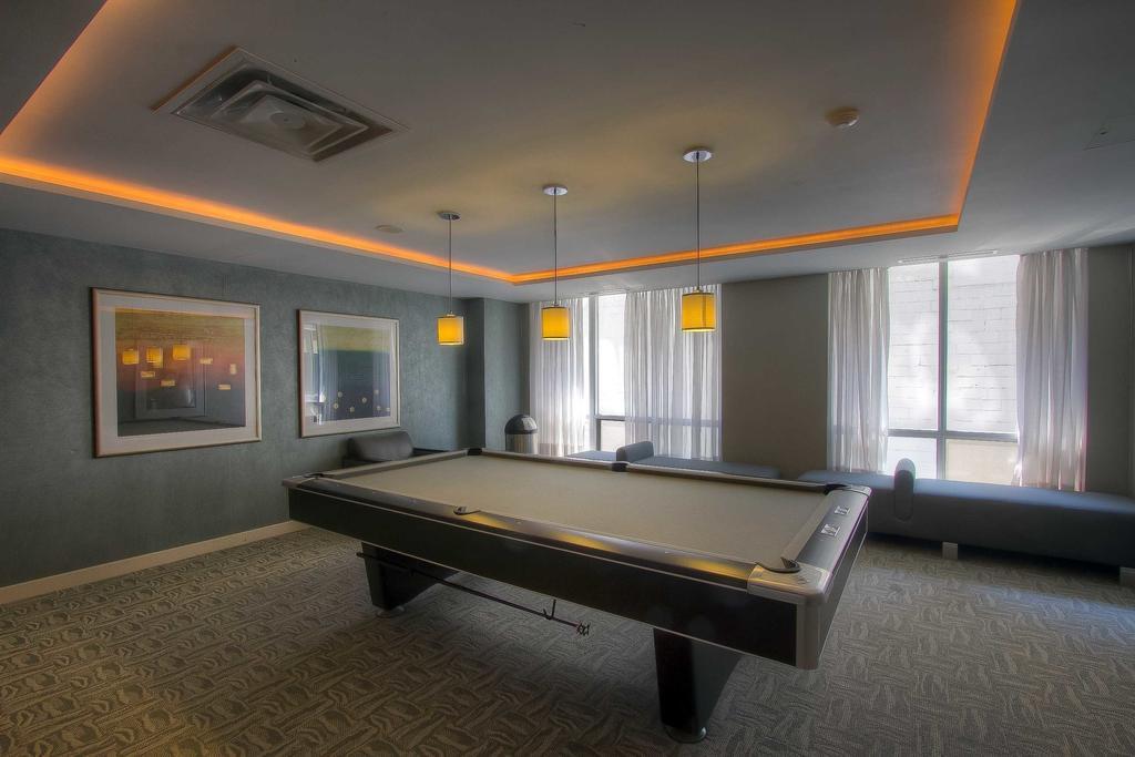 Sky Suites Yorkville Toronto Habitación foto